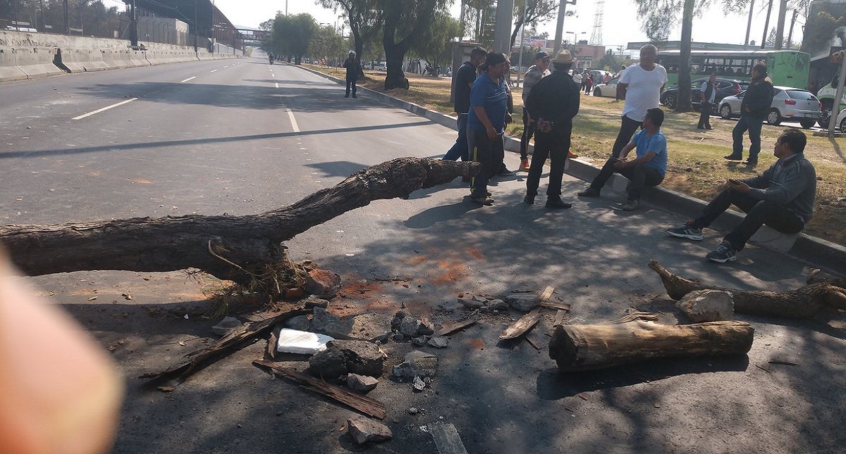 Bloquean vialidades en la CDMX por desabasto de gasolina