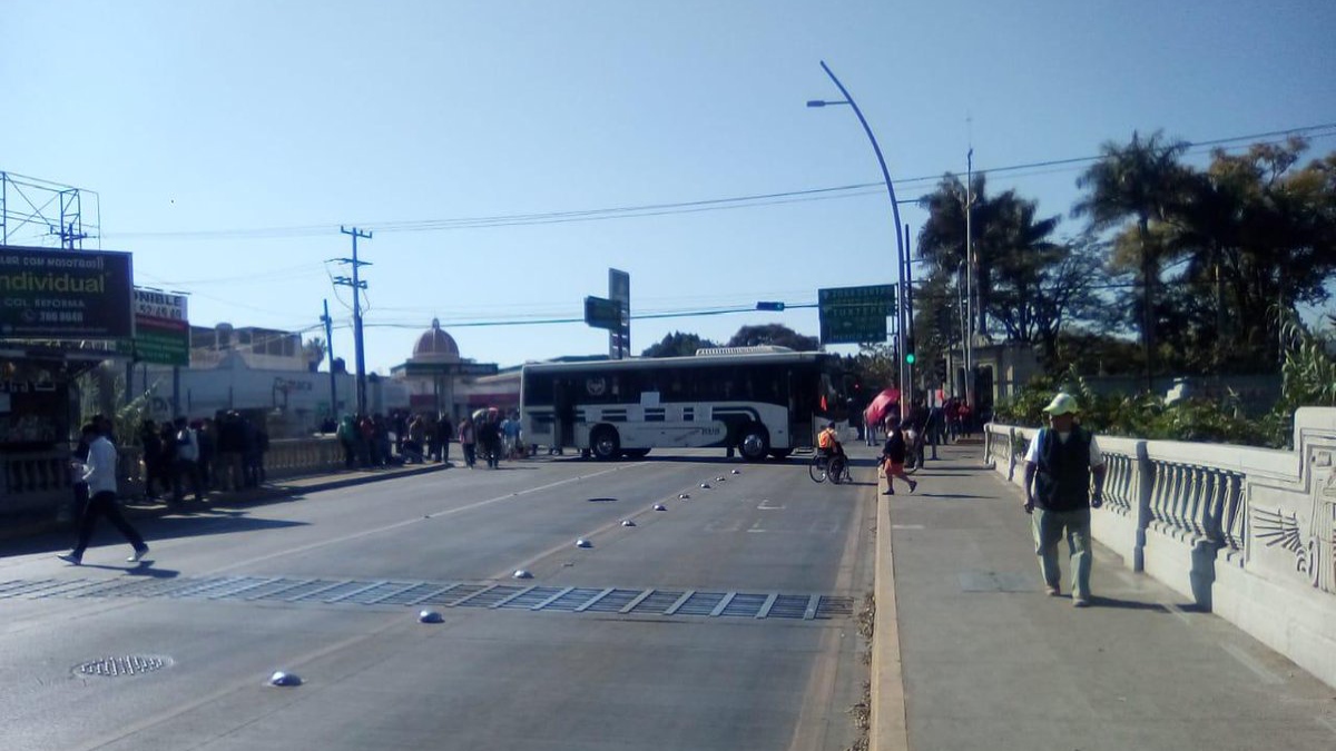CNTE vuelve a bloquear calles en Oaxaca