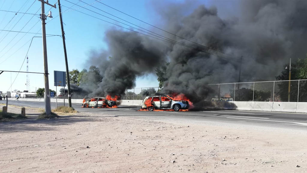 Bloquean con vehículos incendiados carreteras de Guanajuato - bloqueos-guanajuato-delincuentes-6
