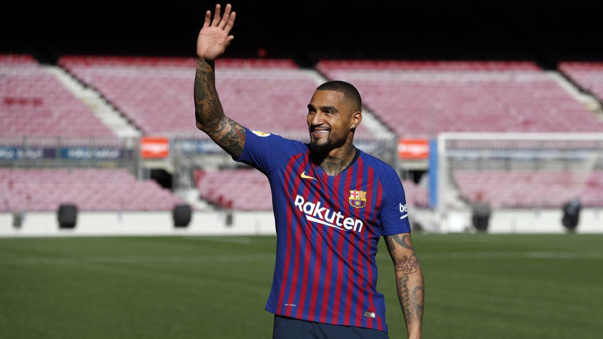 Barcelona presenta a Kevin-Prince Boateng