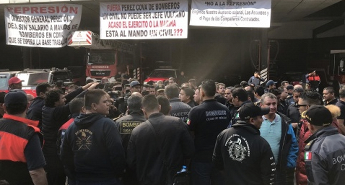 Destituyen a bombero que devolvió dinero en multifamiliar durante el 19S