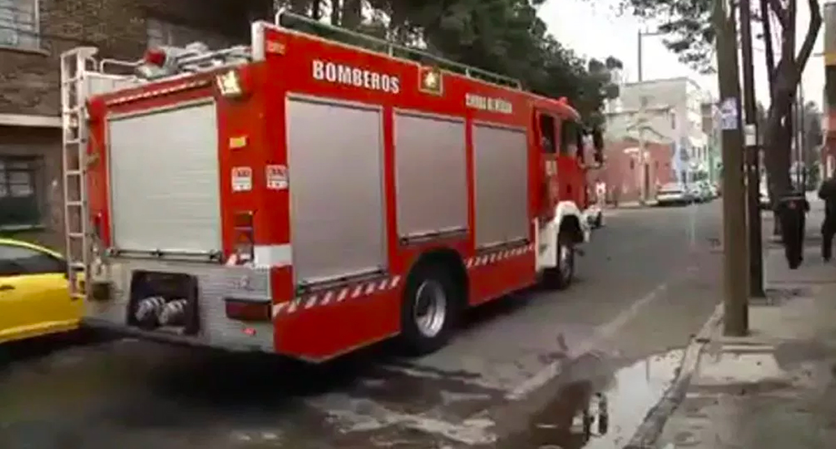 Bomberos combaten incendios en Tlalpan y Xochimilco