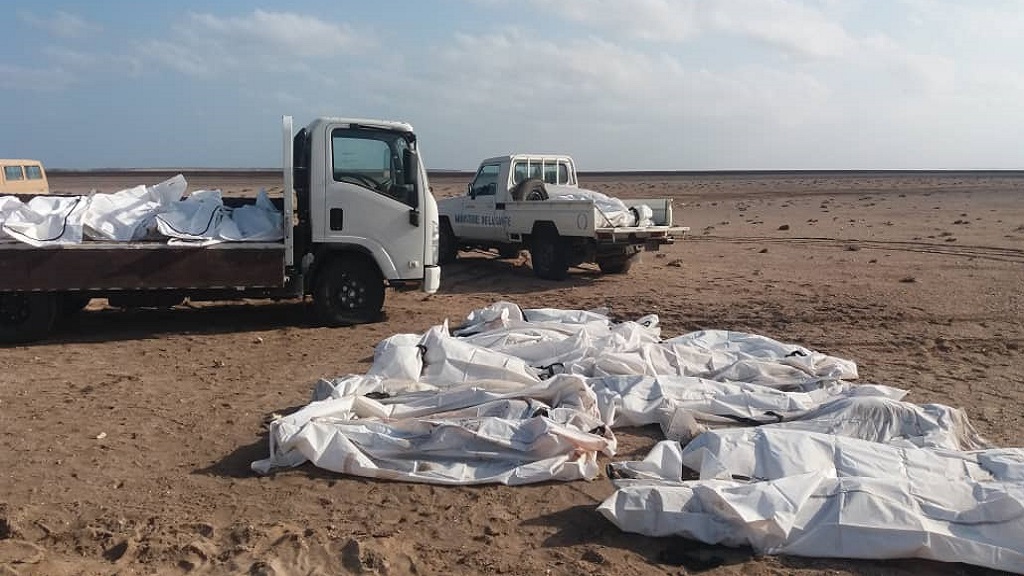 Naufragio de barcos en Yibuti deja 52 migrantes muertos - cadaveres-de-migrantes-recuperados