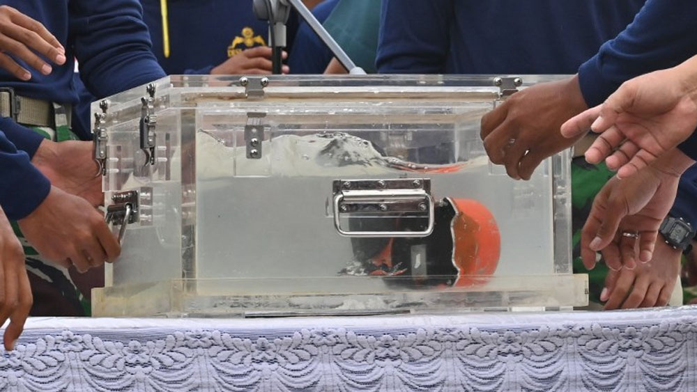 Confirman tercer piloto en cabina en vuelo previo a accidente de Lion Air Confirman tercer piloto en cabina en vuelo previo a accidente de Lion Air