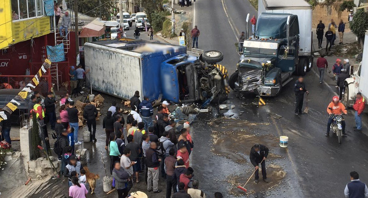 #Video Tráiler choca contra camión de cerveza en el Estado de México