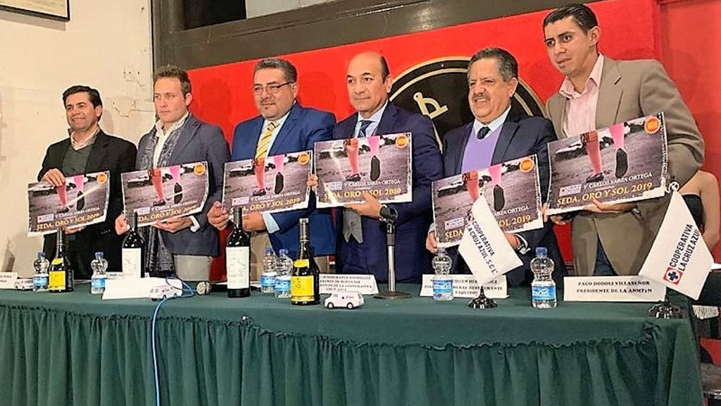 Carlos Yarza presenta calendario taurino ‘Seda, Oro y Sol 2019’