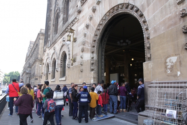 Largas filas en Palacio Postal para enviar carta a Reyes Magos - carta-reyes-palacio-postal