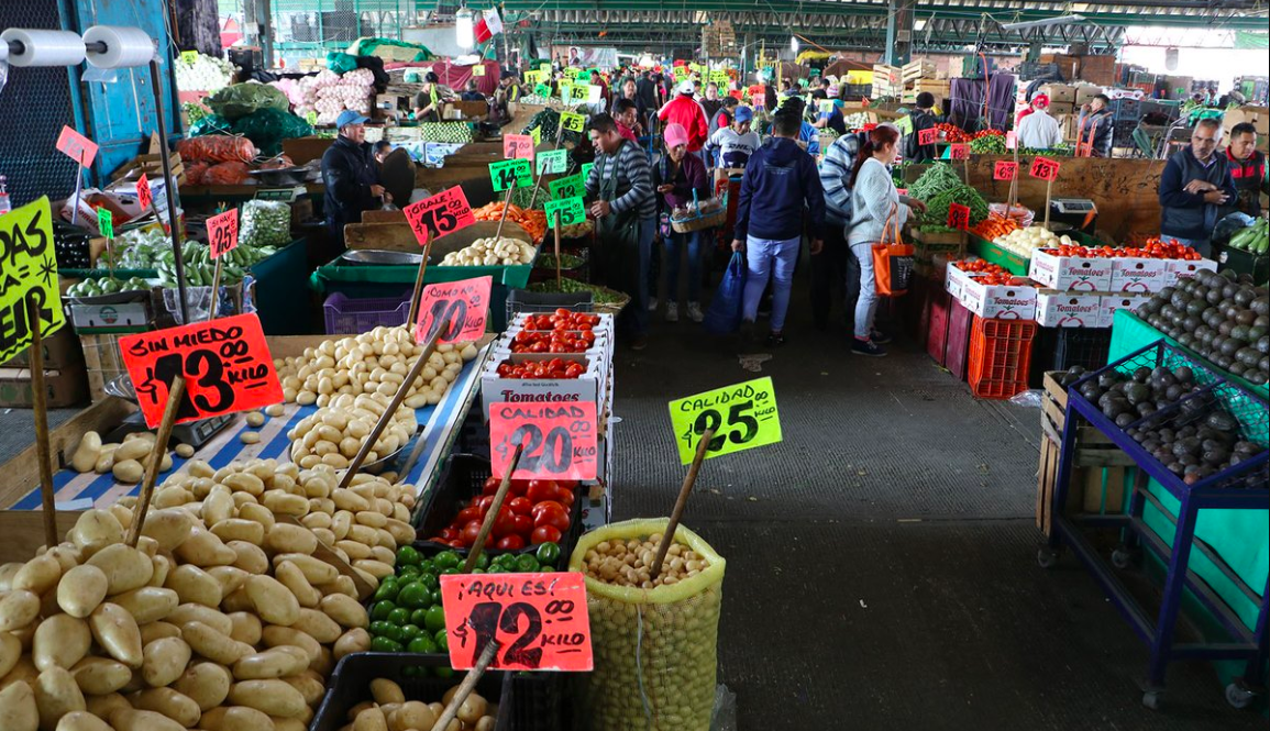 Descarta Sheinbaum desabasto de alimentos por falta de combustible