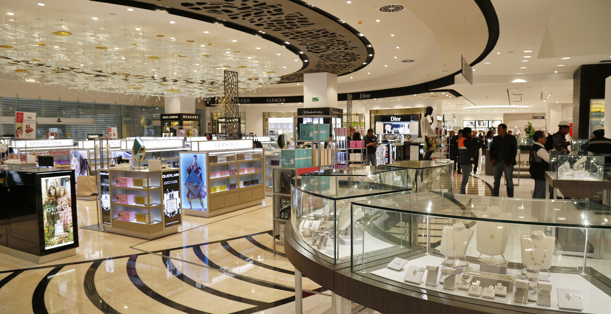 Desabasto de gasolina pega a centros comerciales de la CDMX