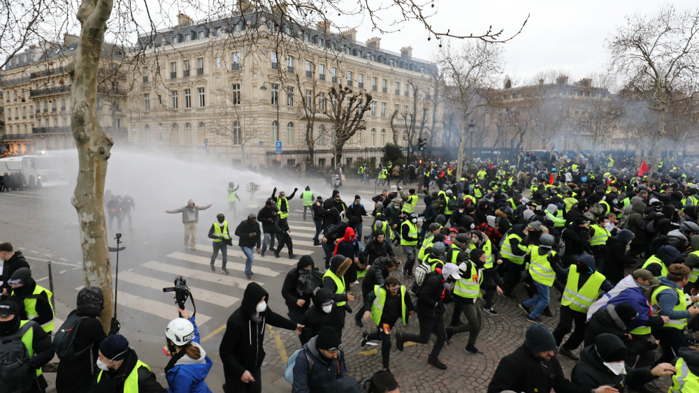 Protestas de ‘chalecos amarillos’ en Francia cierran con 244 arrestos