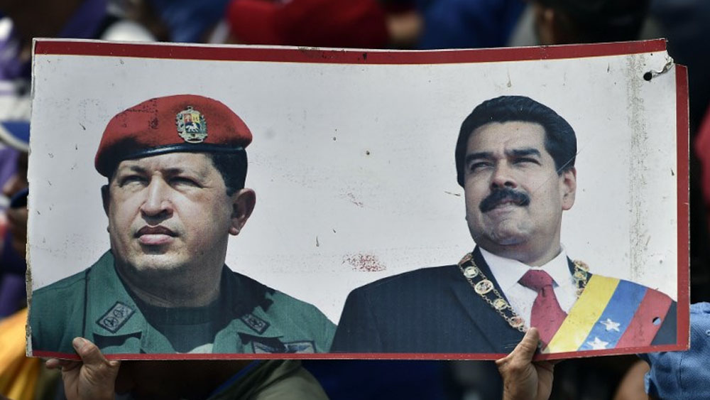 Nicolás Maduro aún llora muerte de Hugo Chávez - chavez-maduro