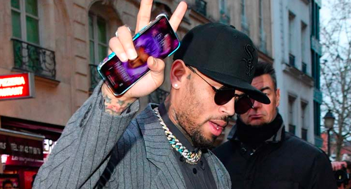 Mujer mantiene acusación contra Chris Brown por violación