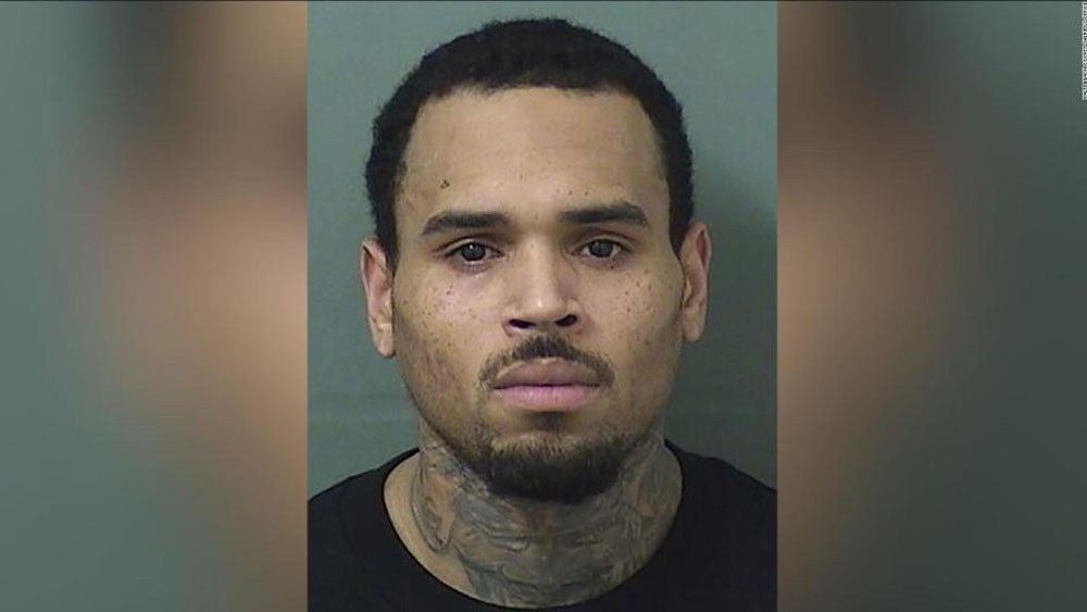 Detienen a Chris Brown en París por denuncia de violación