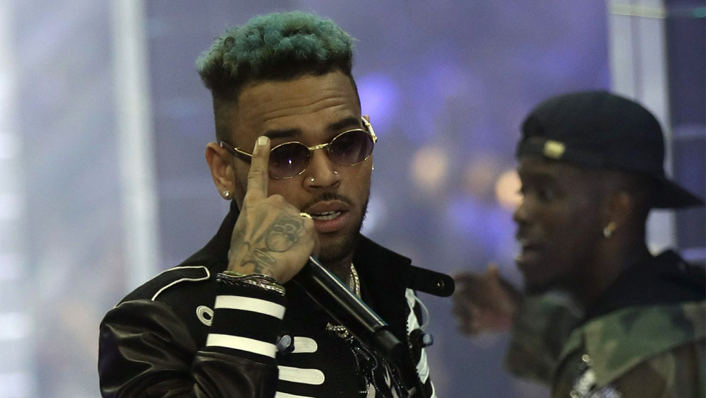 Chris Brown niega caso de violación en París