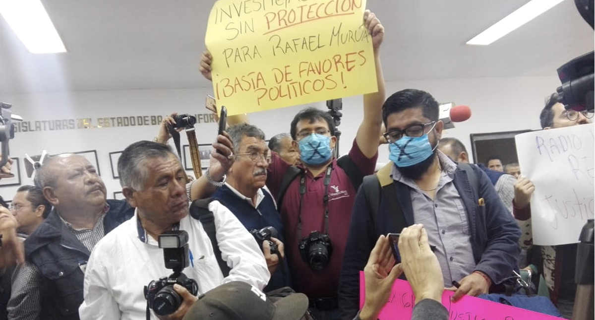 Periodistas protestan en Congreso de BCS por muerte de Rafael Murúa - congreso-bcs