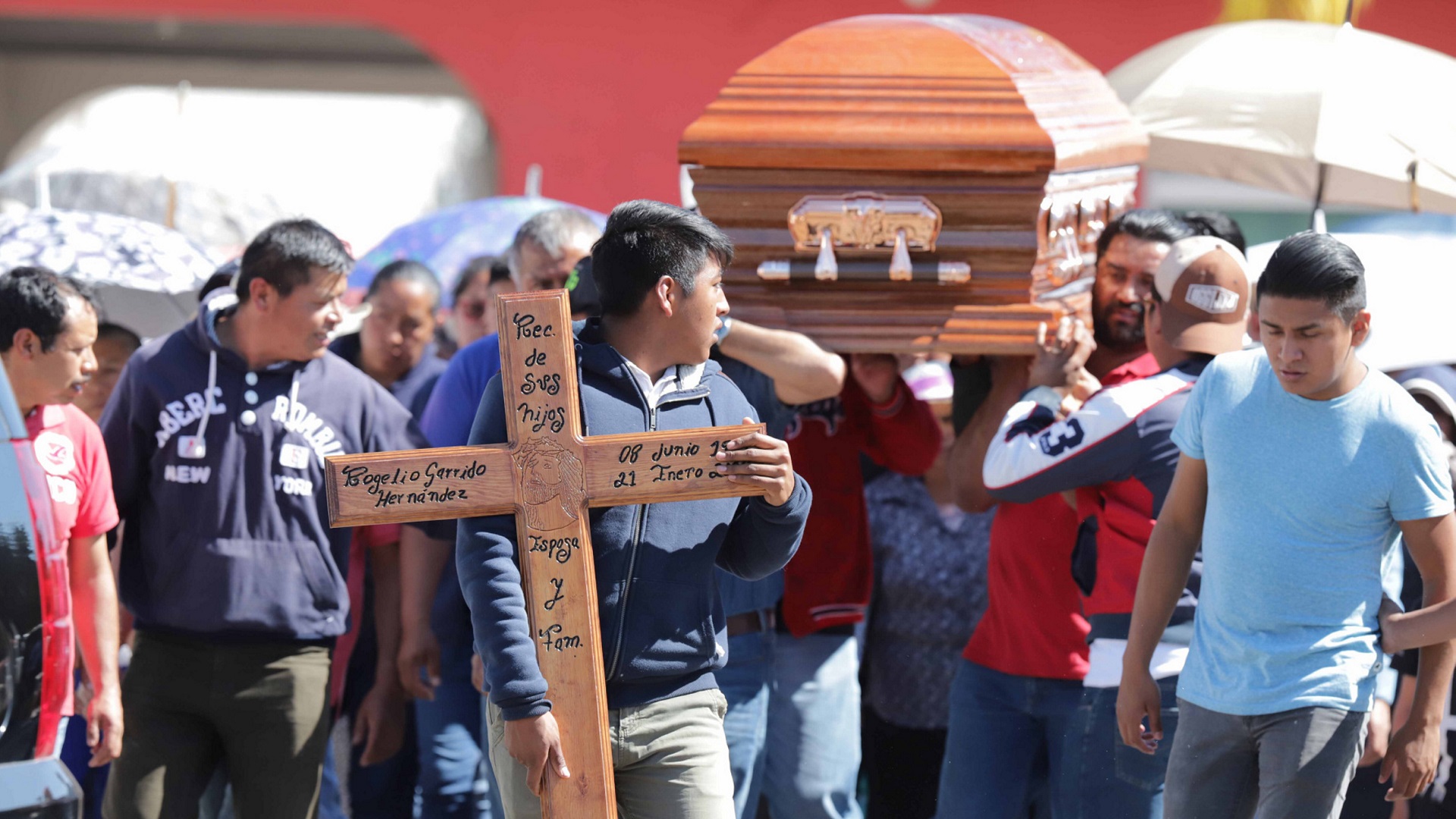Dan último adiós a otras dos víctimas de Tlahuelilpan