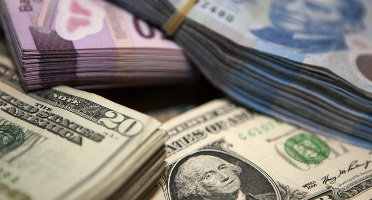 Peso cierra semana con apreciación ante debilitamiento del dólar