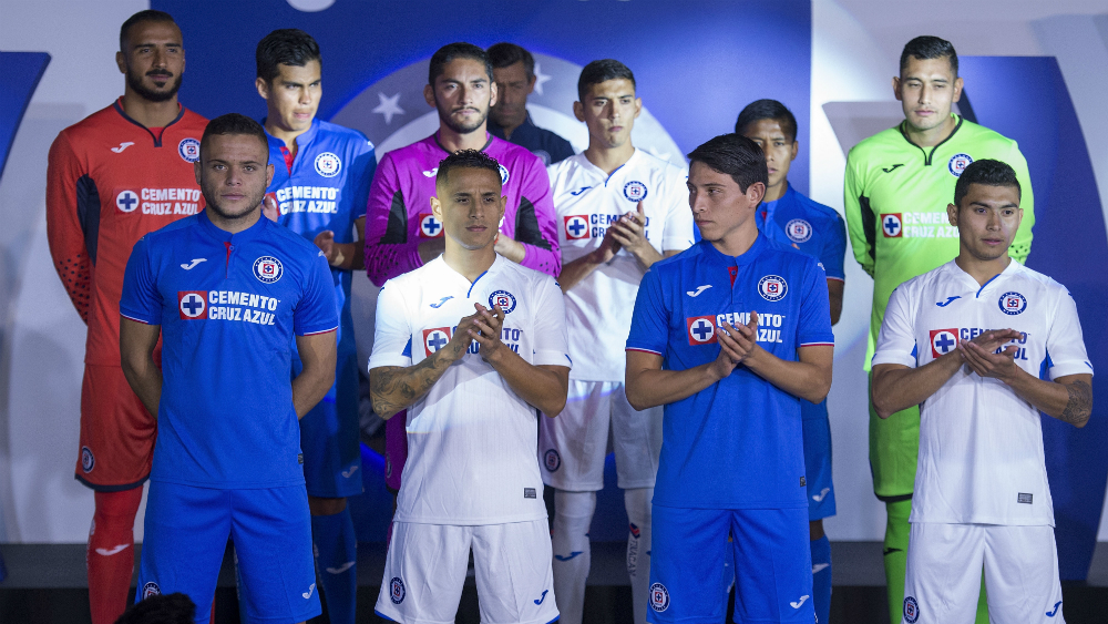 Los nuevos uniformes de Cruz Azul Los nuevos uniformes de Cruz Azul