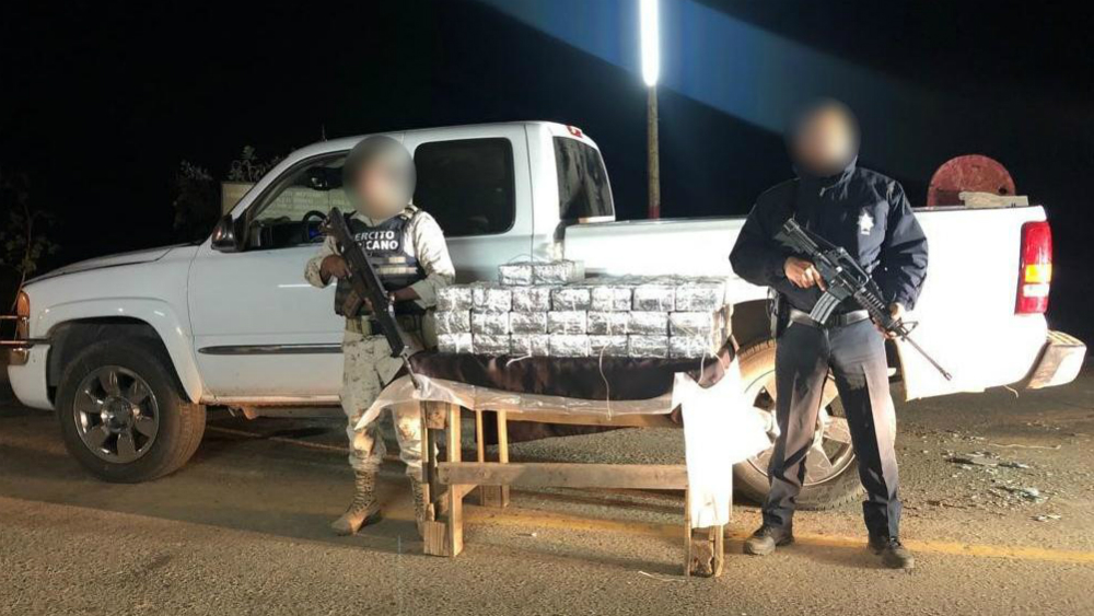 Aseguran en Baja California más de 200 kilos de crystal