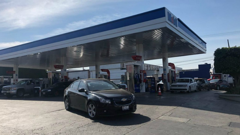 Diputados del PRI y PAN urgen a Pemex explicar desabasto de combustible