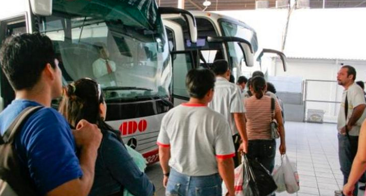 El domingo concluye periodo de descuento en transporte para estudiantes