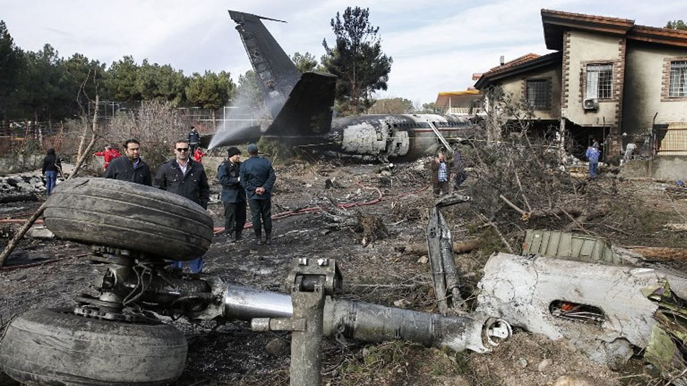 Mueren 15 personas tras estrellarse avión en Irán