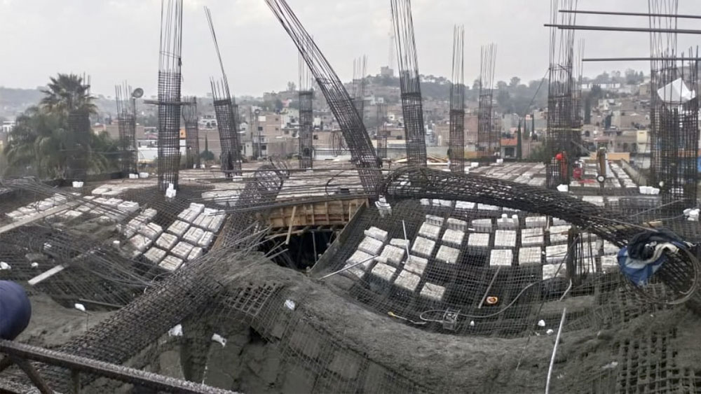 Derrumbe en construcción deja ocho heridos en Jalisco