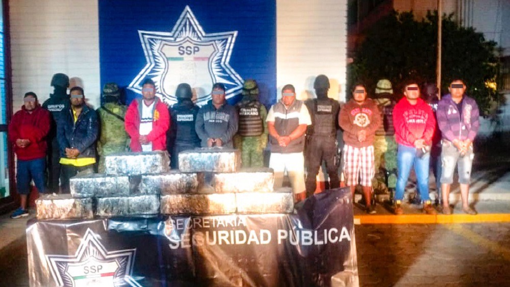 Decomisan 100 kilos de cocaína a ocho hombres en Puebla