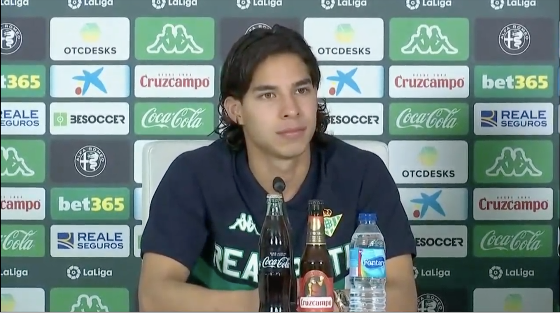 Presenta Betis a Diego Lainez