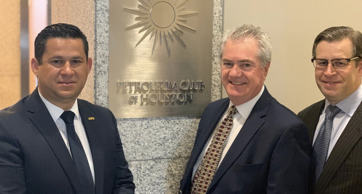 Gobernador de Guanajuato viaja a Texas para importar gasolina