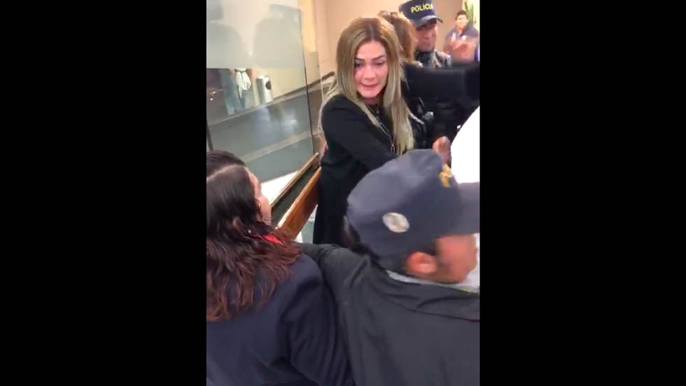 #Video Diputada Josefina Gamboa protagoniza riña en Congreso de Veracruz