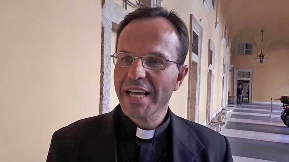 Dirigente del Vaticano dimite tras ser acusado de acoso por ex monja