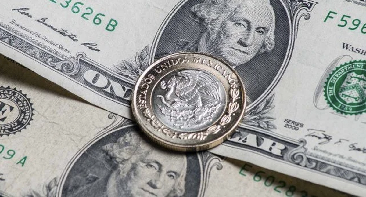 Dólar aumenta nueve centavos y cierra en 19.50 pesos