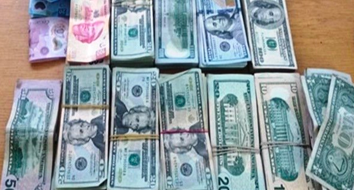 Detienen a hombre con más de 36 mil dólares en el AICM