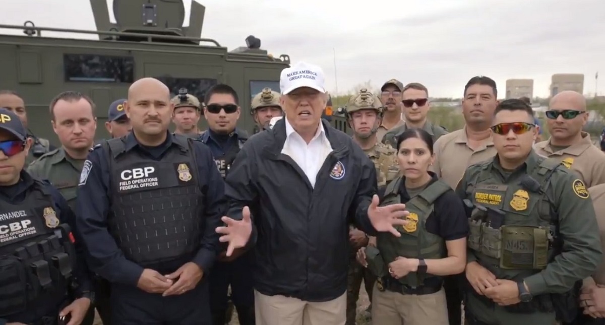 Trump califica de invasión situación en frontera con México
