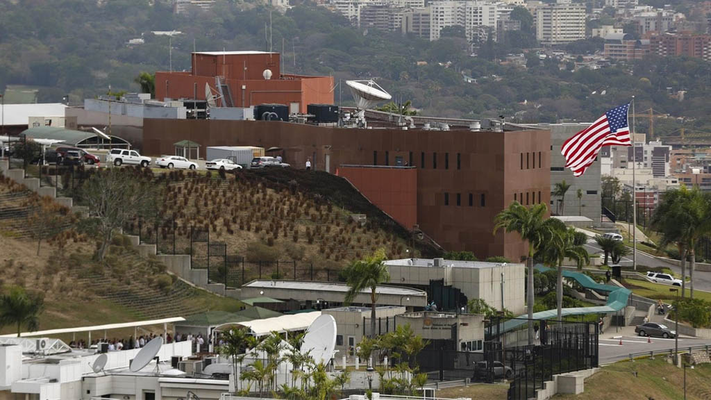 EE.UU. ordena a personal diplomático “no esencial” salir de Venezuela