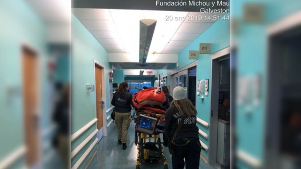 Fundación Michou y Mau traslada a dos víctimas de explosión en Hidalgo a Texas