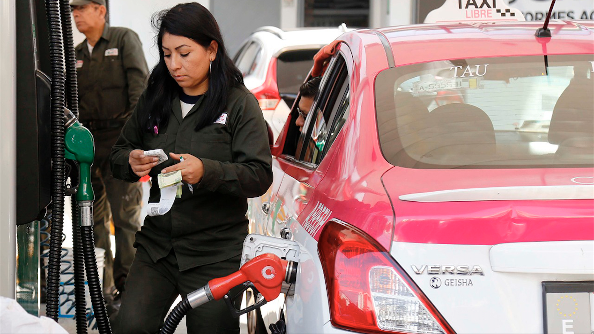 Calendario que propuso Sheinbaum para comprar gasolina es voluntario Calendario que propuso Sheinbaum para comprar gasolina es voluntario