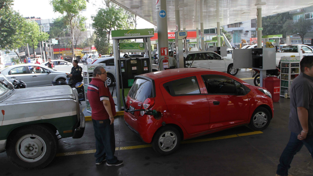 Pemex y Canacar acuerdan estrategia para agilizar abasto de combustible