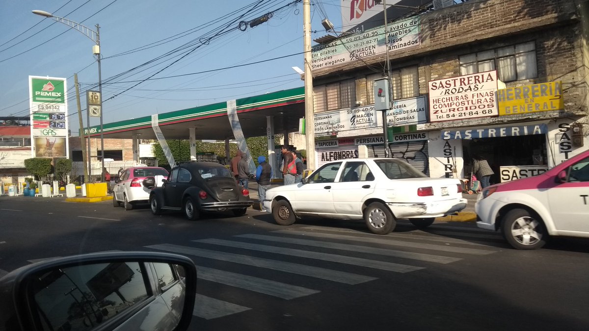 Llega el cuarto día con desabasto de combustible en el Valle de México