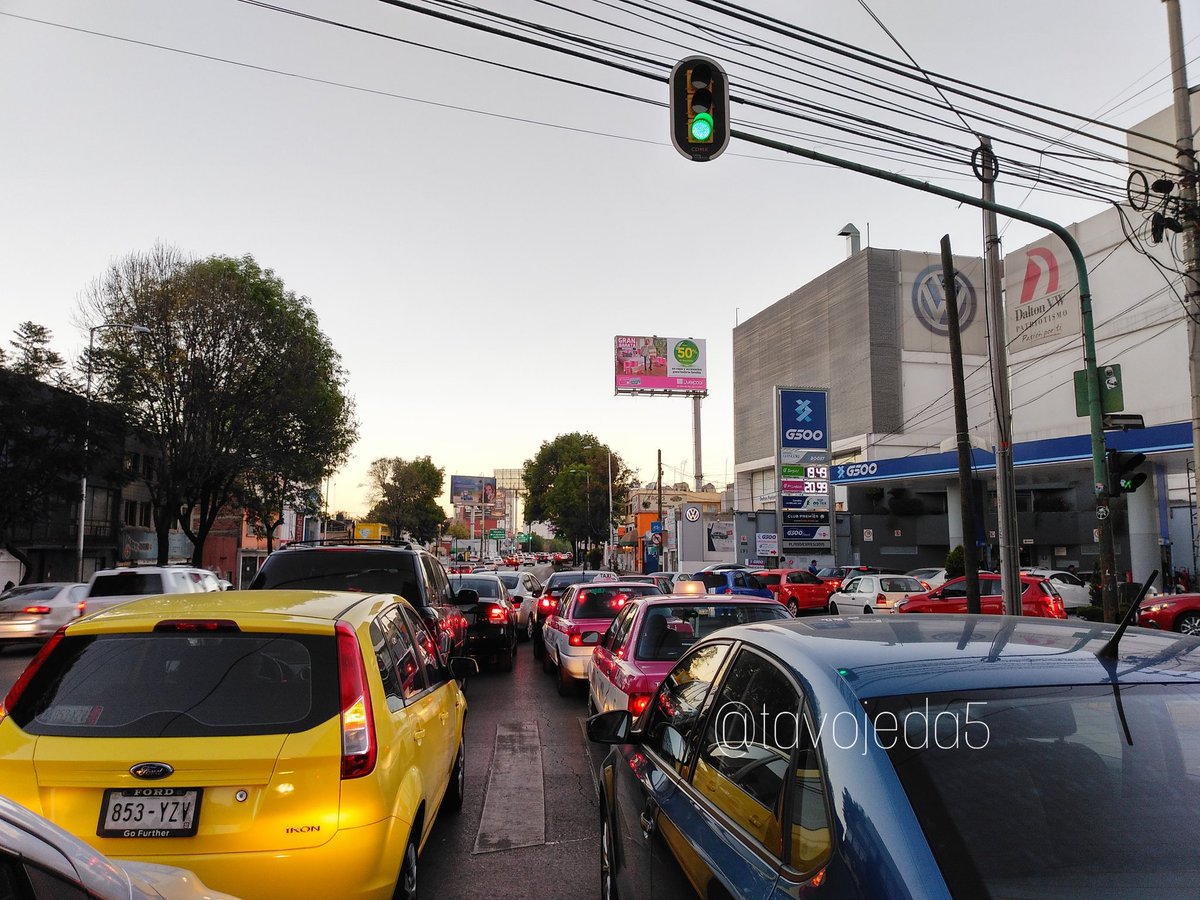Largas filas y desabasto en gasolineras del Valle de México - gasolineria-patriotismo