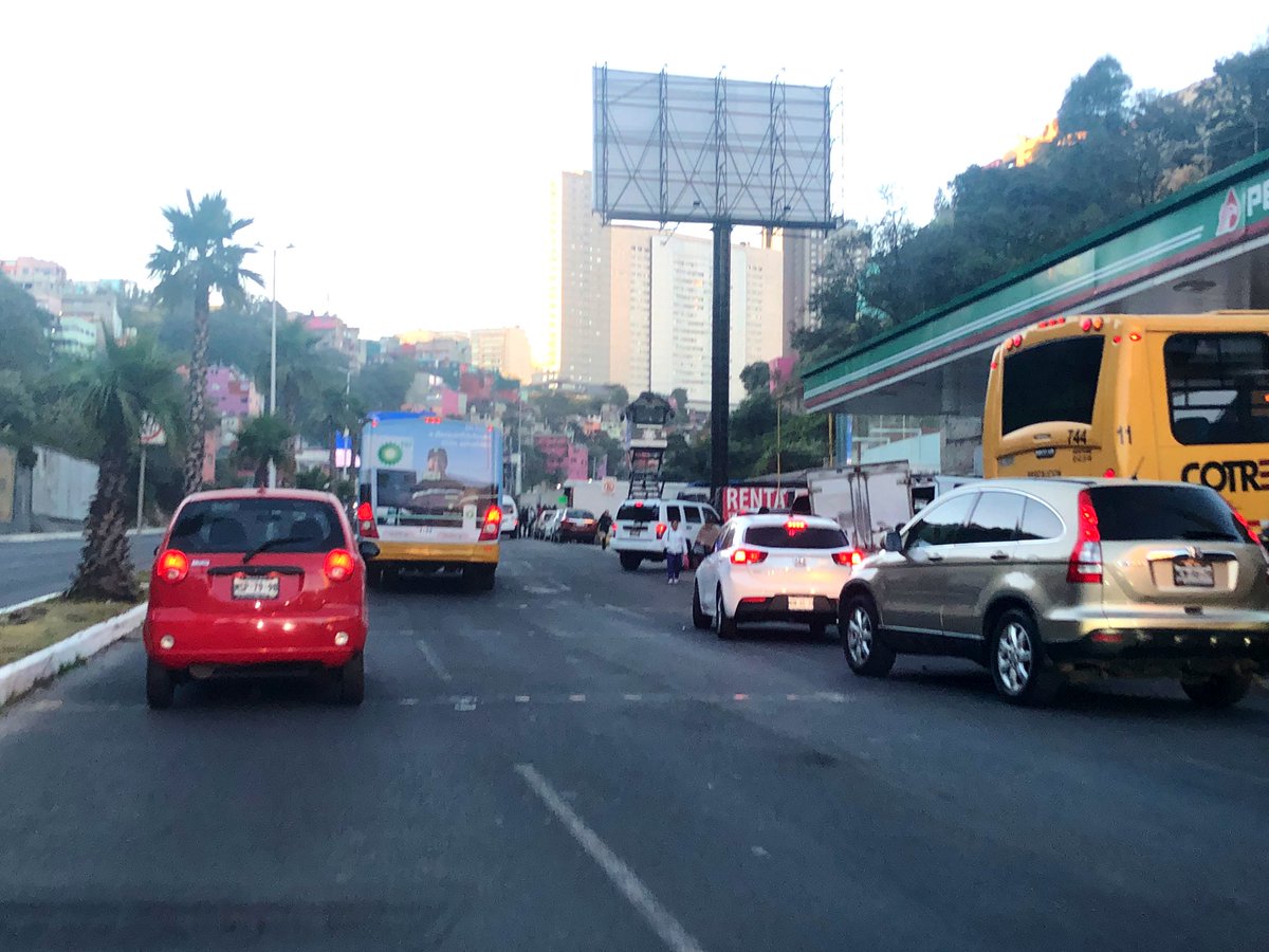 Largas filas y desabasto en gasolineras del Valle de México - gasolinerias-ciudad-de-mexico