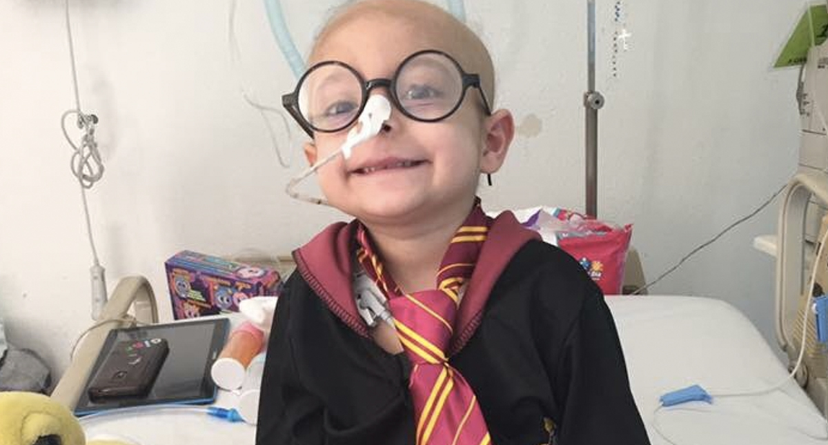 #Video Daniel Radcliffe envía mensaje a niña mexicana con leucemia