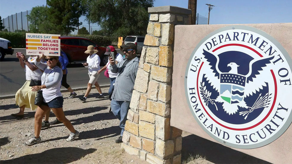 Migrante en huelga de hambre detalla alimentación forzada en Texas - ice-mig