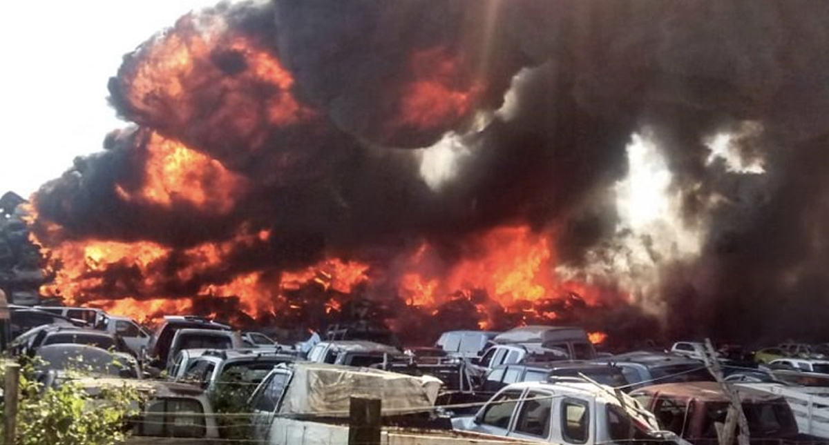 #Video Incendio consume corralón en Altamira, Tamaulipas