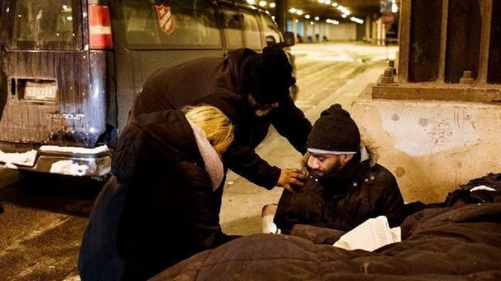 Hombre salva a 70 indigentes del frío en Chicago