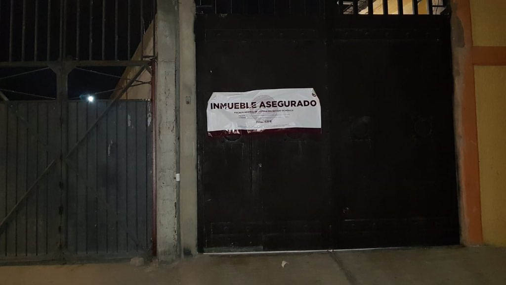 Aseguran armas y droga en inmueble en Tecámac