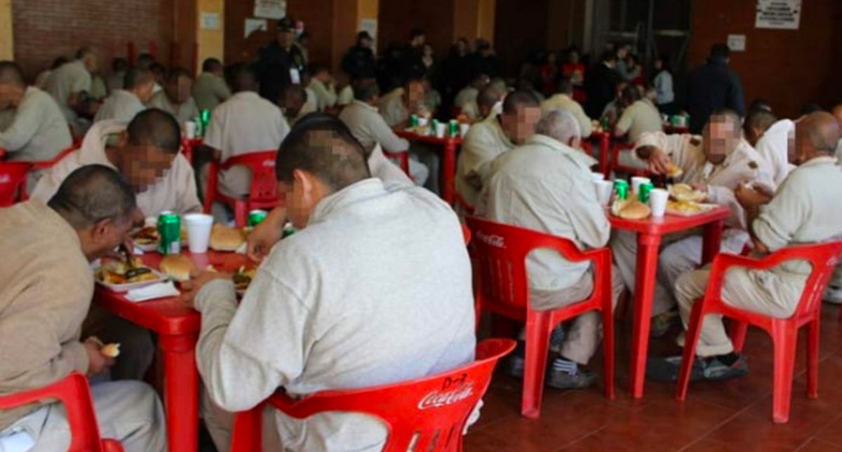 Convivio de fin de año con internos del Cevarepsi que no reciben visitas