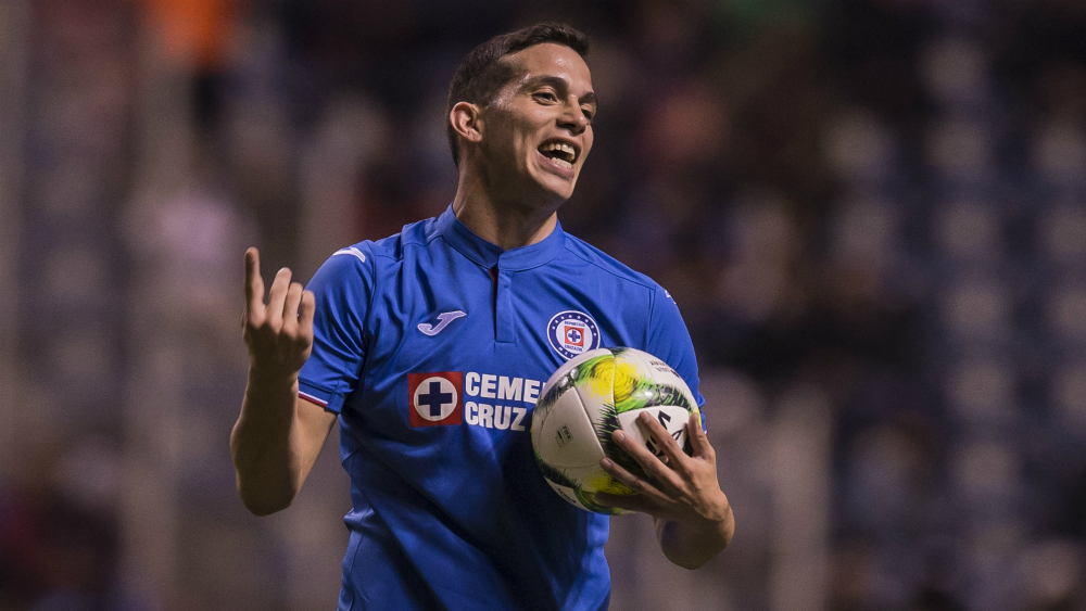 Marcone sigue siendo jugador de Cruz Azul: Caixinha