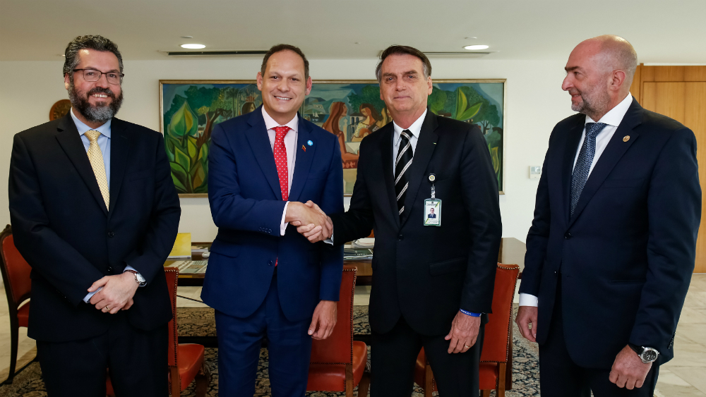 Bolsonaro promete “hacer todo” por Venezuela al recibir a opositores
